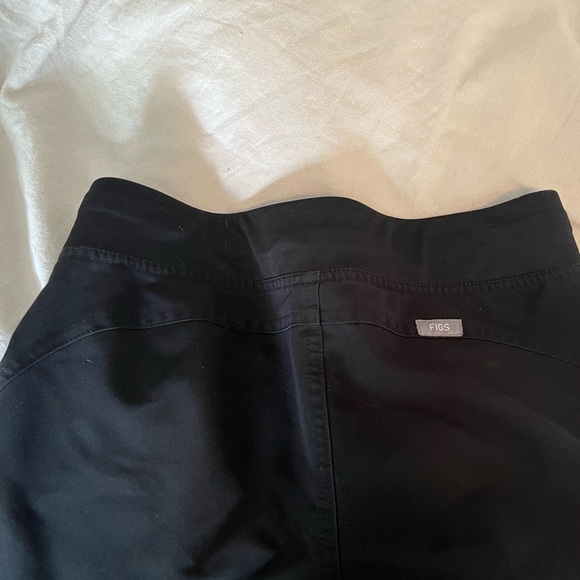 Figs Black Kade Cargo Scrub pants - Picture 5 of 6